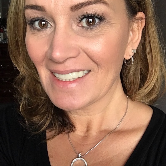 Meet your Posher, Joann - Picture 4 of 8